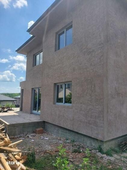 Casă cu 4 camere cu Teren 108 Mp în Valea Adâncă