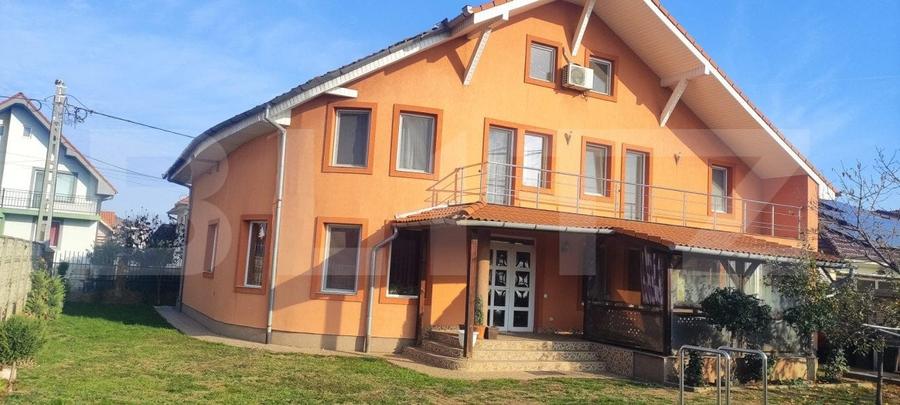 Casă individuală cu 6 camere cu Piscina în Nufărul