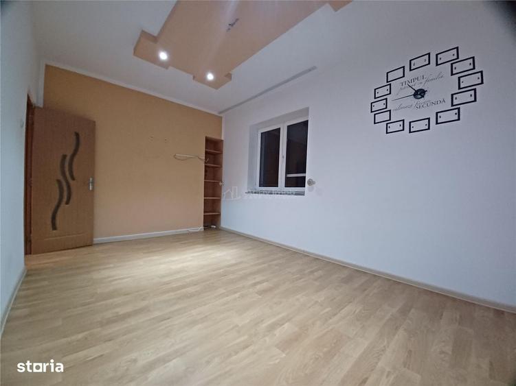 Apartament cu 4 camere decomandat în Rahova