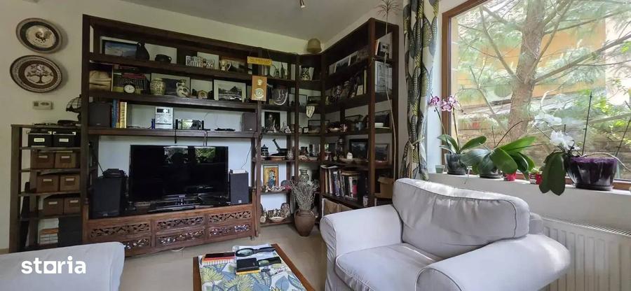 Casă cu 5 camere cu Teren 500 Mp în Corbeanca