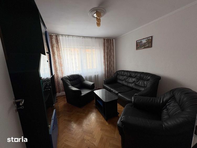 Apartament cu 3 camere decomandat, mobilat în Tolstoi