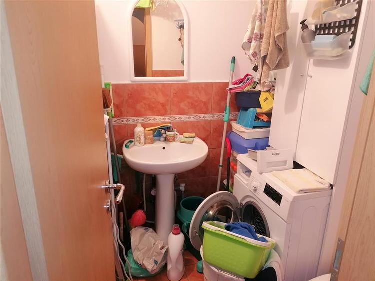 Apartament cu 4 camere decomandat în Soarelui