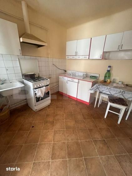 Casă cu 5 camere cu Teren 760 Mp în Soarelui