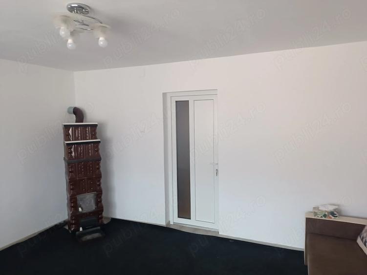 Casă cu 4 camere cu Teren 11700 Mp în Băbeni