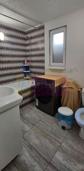 Casă individuală cu 2 camere cu Canalizare în Săbăreni