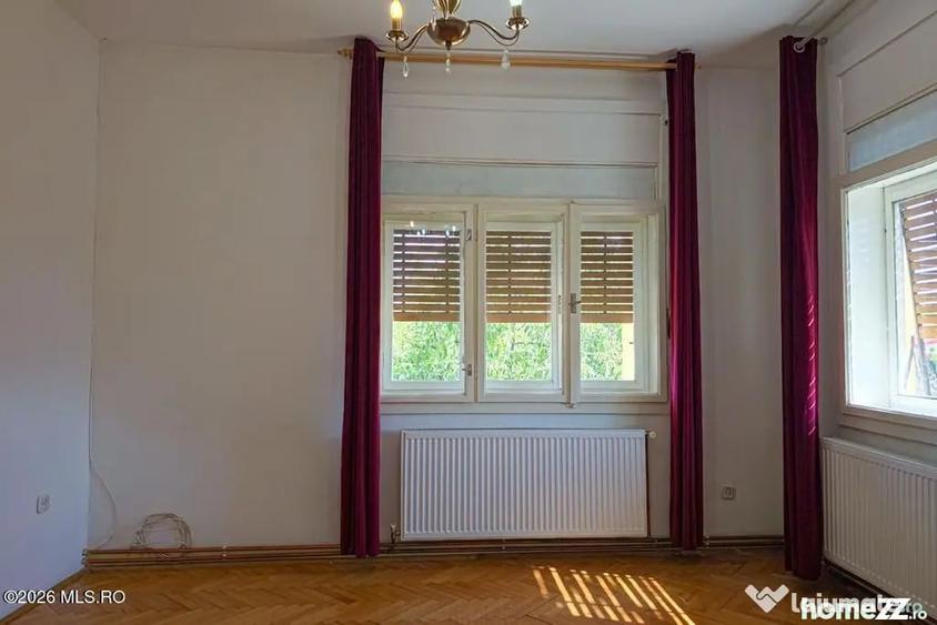 Casă cu 11 camere cu Teren 535 Mp în Freidorf