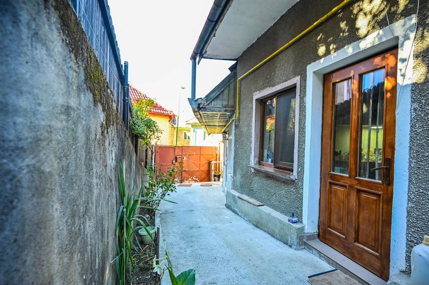 Casă individuală cu 2 camere cu Canalizare în Schei