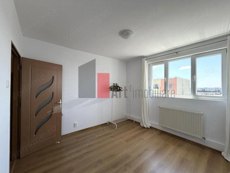 Apartament cu 3 camere decomandat în Dristor