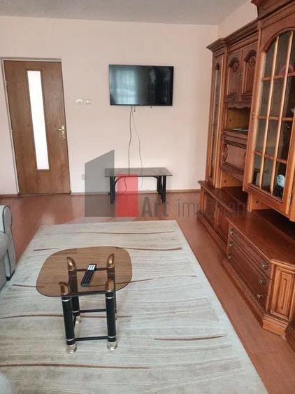 Apartament cu 3 camere decomandat în Gorjului