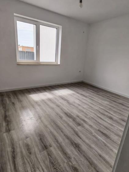 Apartament cu 4 camere decomandat în Berceni