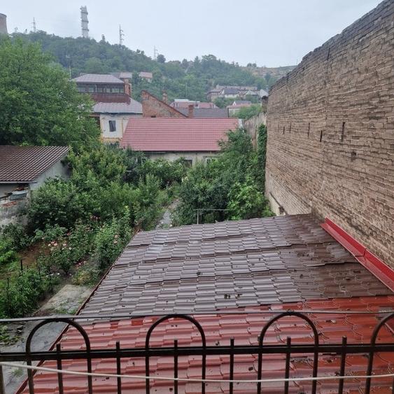 Penthouse cu 7 camere decomandat în Muncitoresc