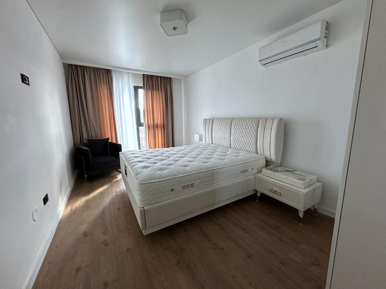 Apartament cu 3 camere semidecomandat în Zorilor