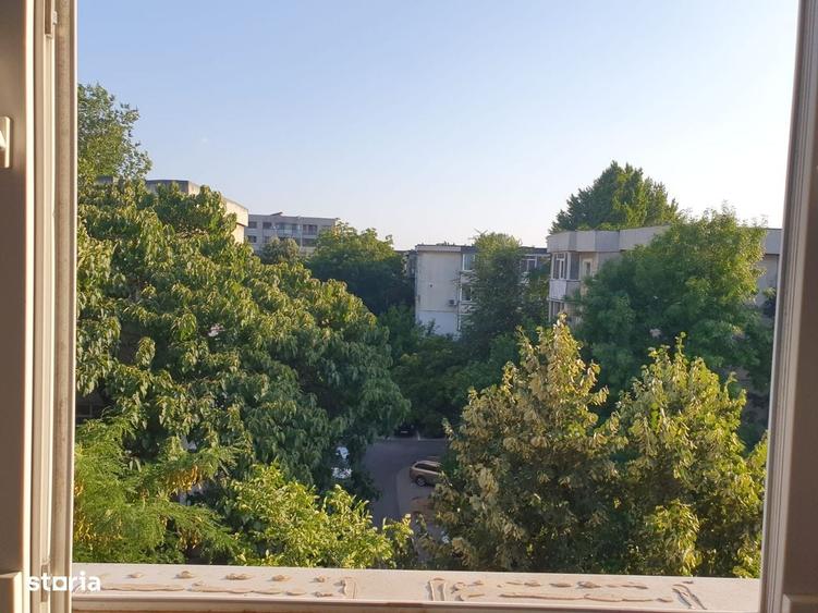 Apartament cu 3 camere decomandat în Politehnica