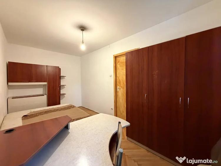 Apartament cu 3 camere semidecomandat în Dacia