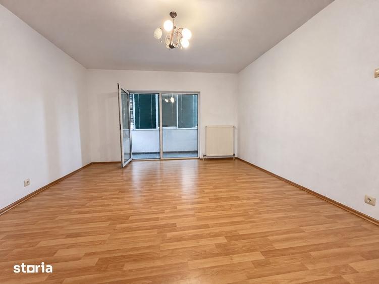 Apartament cu 4 camere în Est