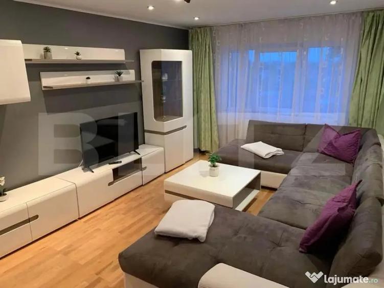 Apartament cu 3 camere decomandat în Central