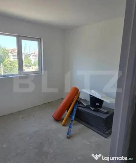 Apartament cu 3 camere decomandat în Micro 11