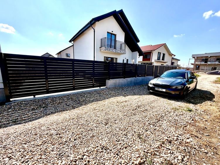 Casă individuală cu 4 camere cu Teren 530 Mp în Exterior Sud