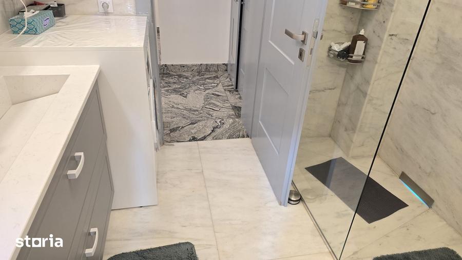 Apartament cu 4 camere în Decebal