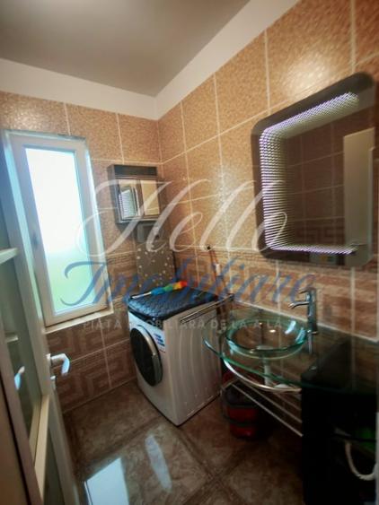 Apartament cu 3 camere semidecomandat în Zorilor