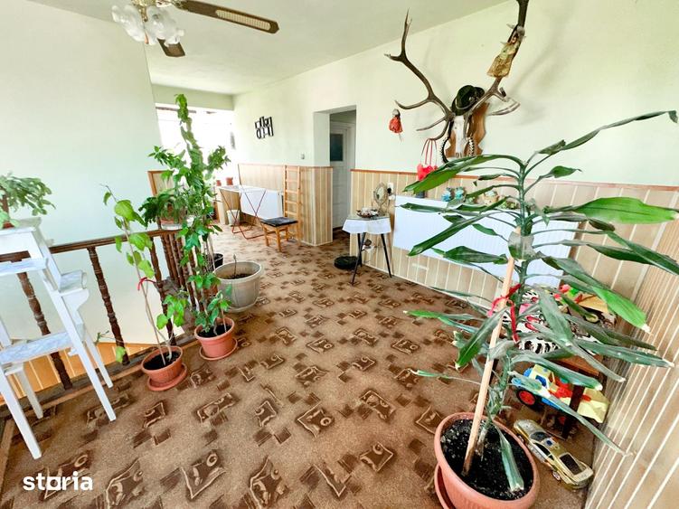 Casă cu 4 camere cu Teren 998 Mp în Central