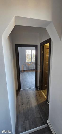 Apartament cu 3 camere decomandat în Astra