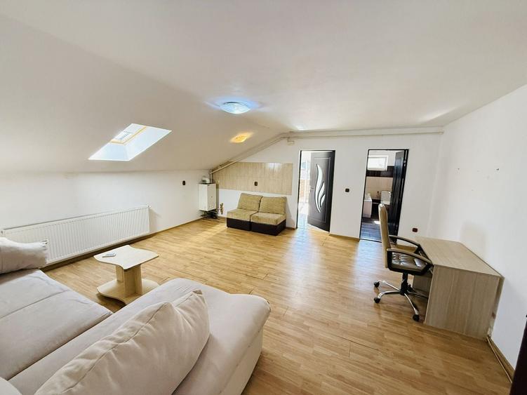 Apartament cu 3 camere decomandat în Chișoda