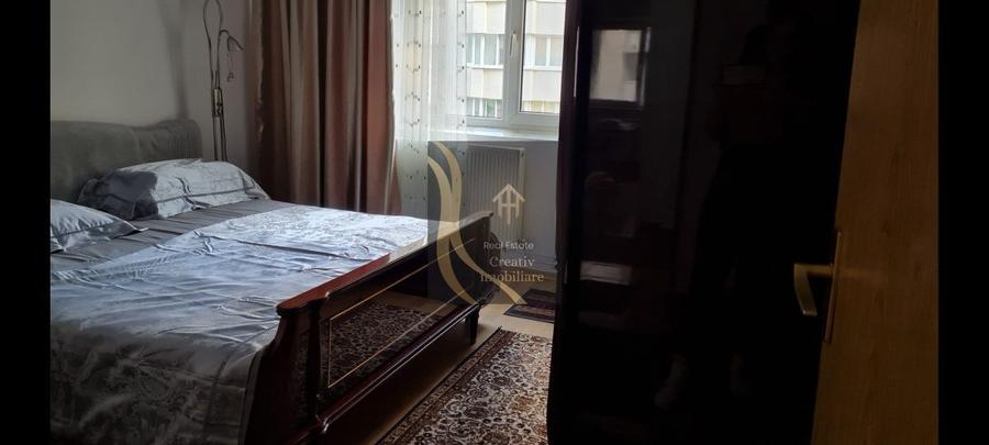 Apartament cu 3 camere decomandat în Vitan