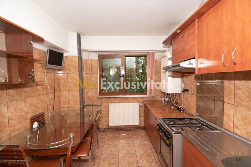 Apartament cu 3 camere decomandat în Prundu