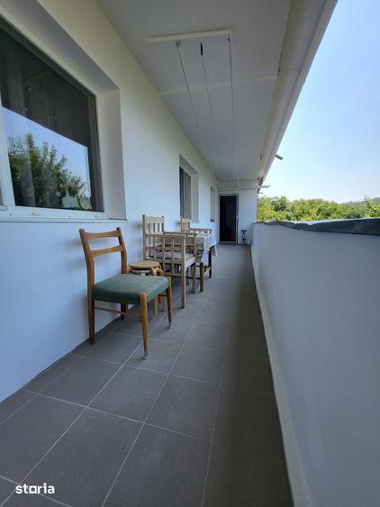 Apartament cu 3 camere decomandat în Nicolina