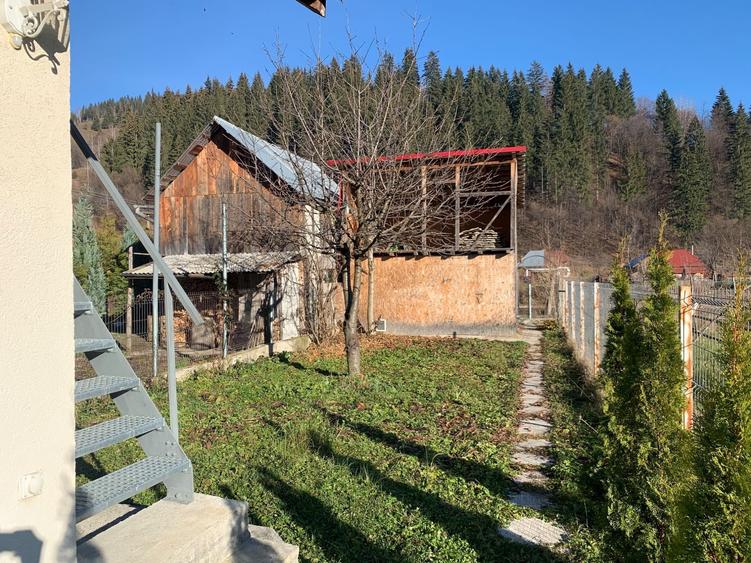 Casă cu 4 camere în Bușmei