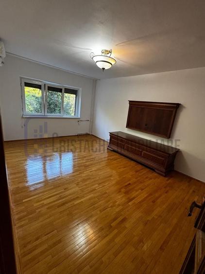 Apartament cu 2 camere decomandat, mobilat în Văcăresti