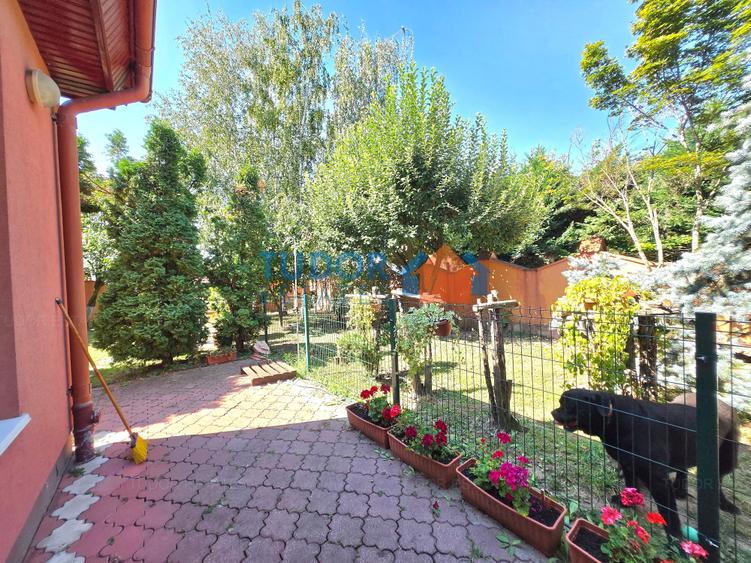 Vilă elegantă cu 5 dormitoare, grădină privată de 500 mp, terasă și garaj - 35