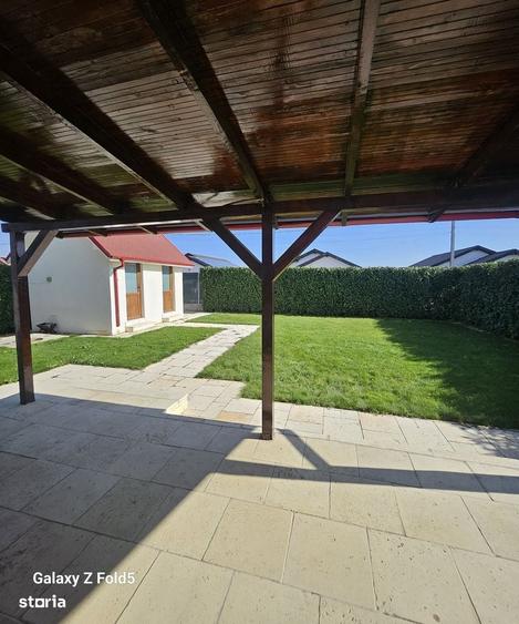 Casă cu 4 camere în Sântandrei