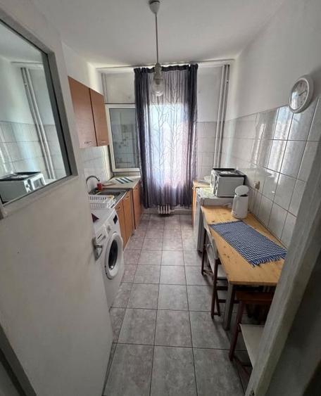 Apartament cu 2 camere nedecomandat în Podu Roș