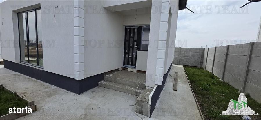 Casă cu 4 camere în Olteni