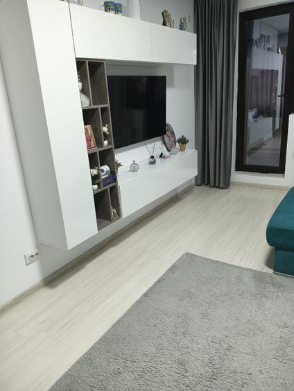 Apartament cu 2 camere semidecomandat în Rahova