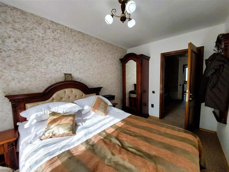 Duplex cu 6 camere cu Canalizare în Central