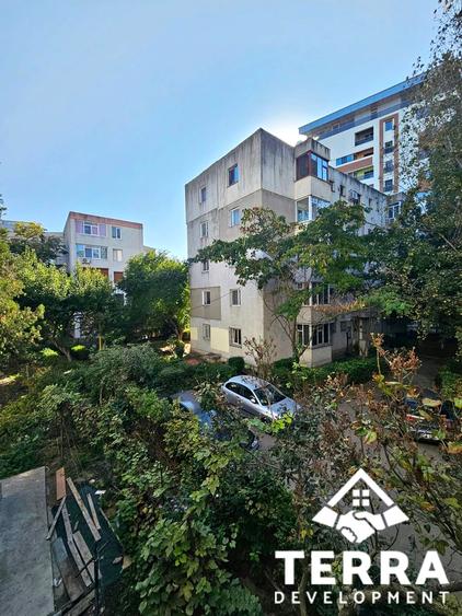 Apartament cu 2 camere circular în City Park Mall