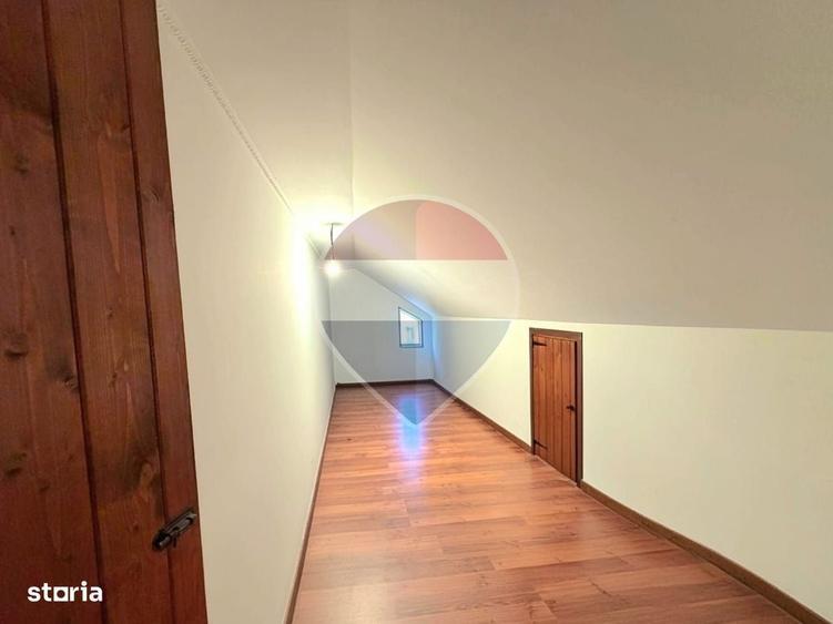 Casă cu 4 camere în Tătărăști