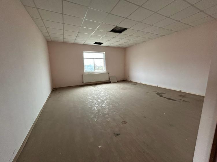 Casă cu 12 camere cu Canalizare în Albert