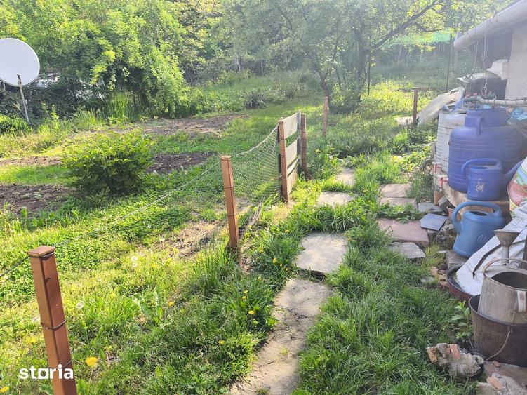 Casa de locuit cu 3 camere, curte si garaj pe strada Budiului - 2