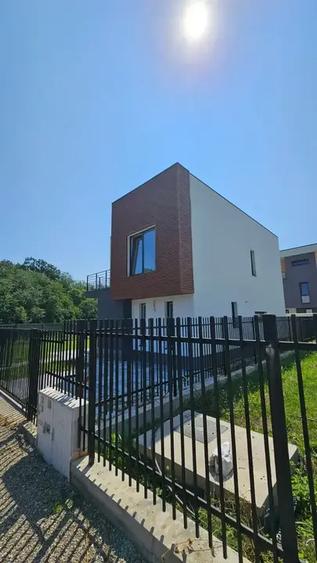 Casă individuală cu 4 camere cu Teren 420 Mp în Corbeanca
