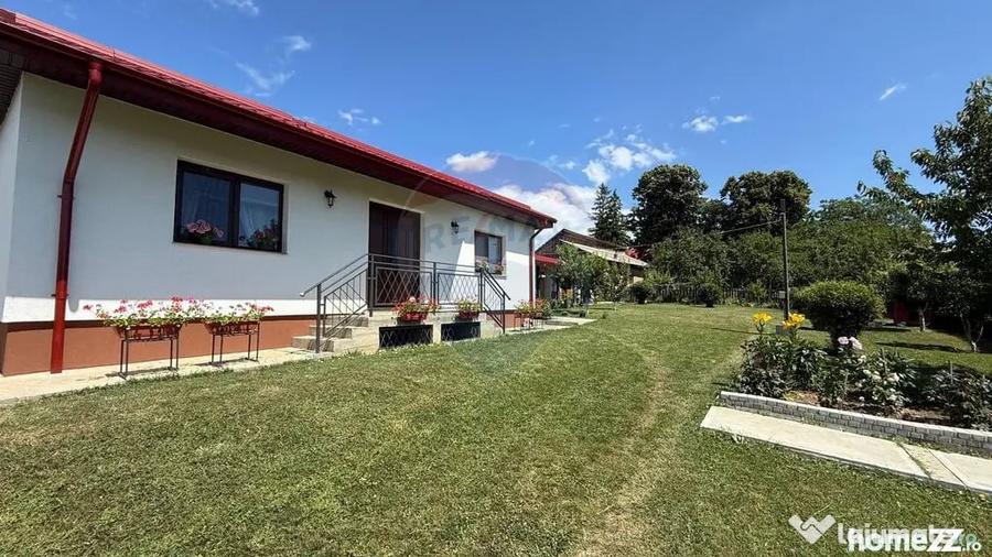 Casă cu 3 camere cu Teren 1667 Mp în Răcoasa