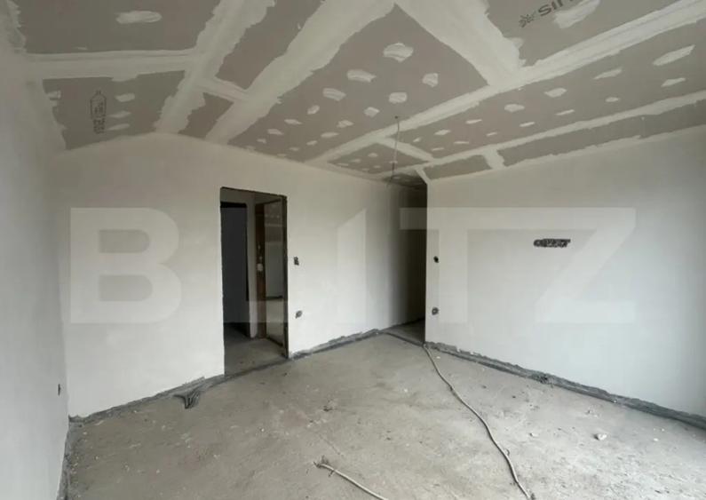 Casă cu 4 camere cu Teren 300 Mp în Lazuri