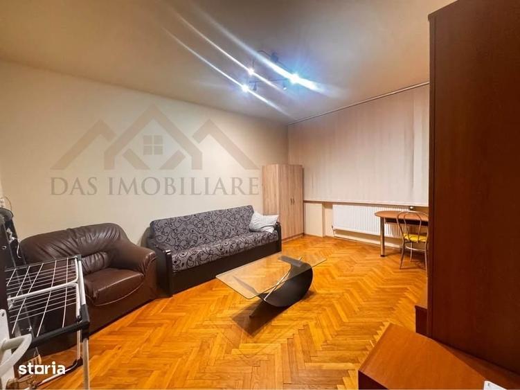 Central, zona liceului Eminescu, apartamet 2 camere decomandat - 1