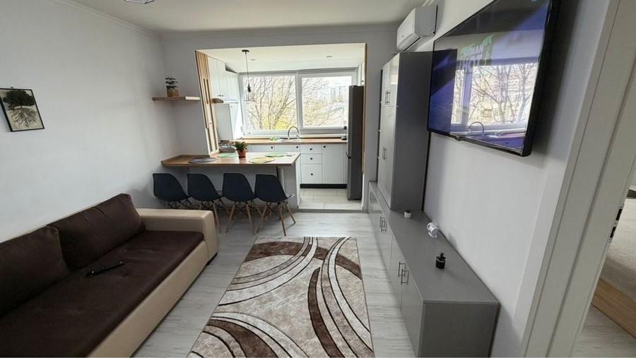Apartament cu 2 camere decomandat în Micro 19