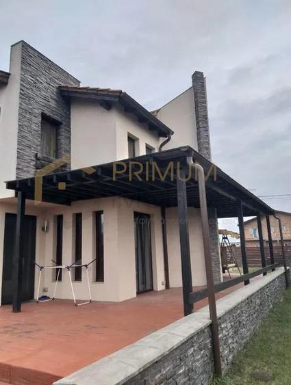 Casă individuală cu 6 camere cu Canalizare în Moșnița Nouă