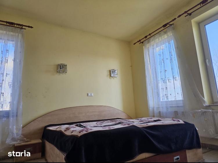 Casă cu 5 camere cu Teren 2300 Mp în Tureni