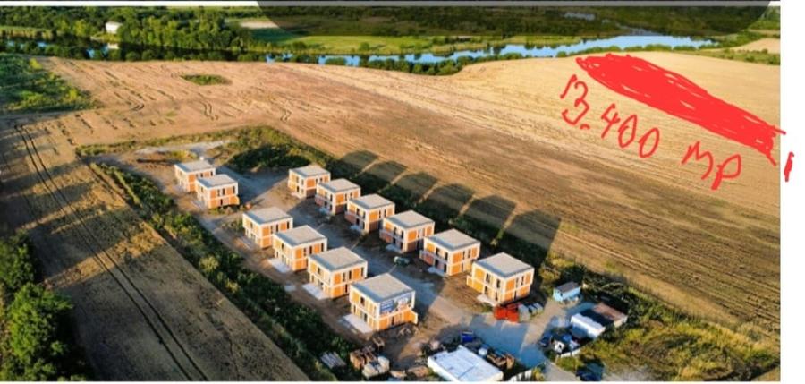 Teren Construcții intravilan de 13400 mp, în Sud-Est